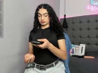 scarletcherry18