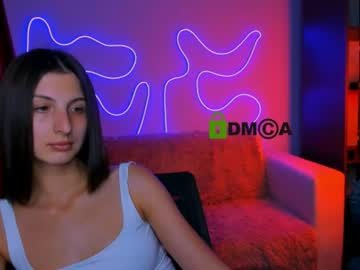 kira_so_shy