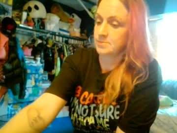 nikkietwotimes420