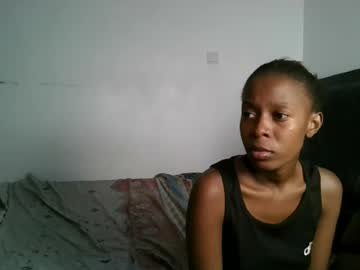 pinky_thyress