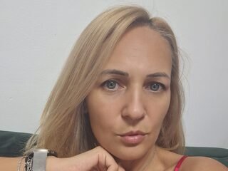 ania-brown