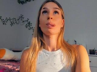 kira-walker