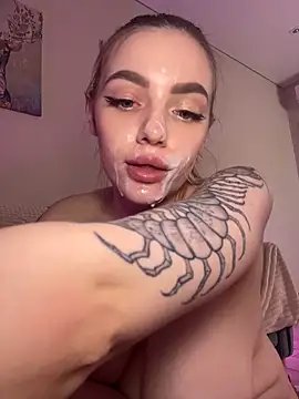 hugeboobsalice on Stripchat